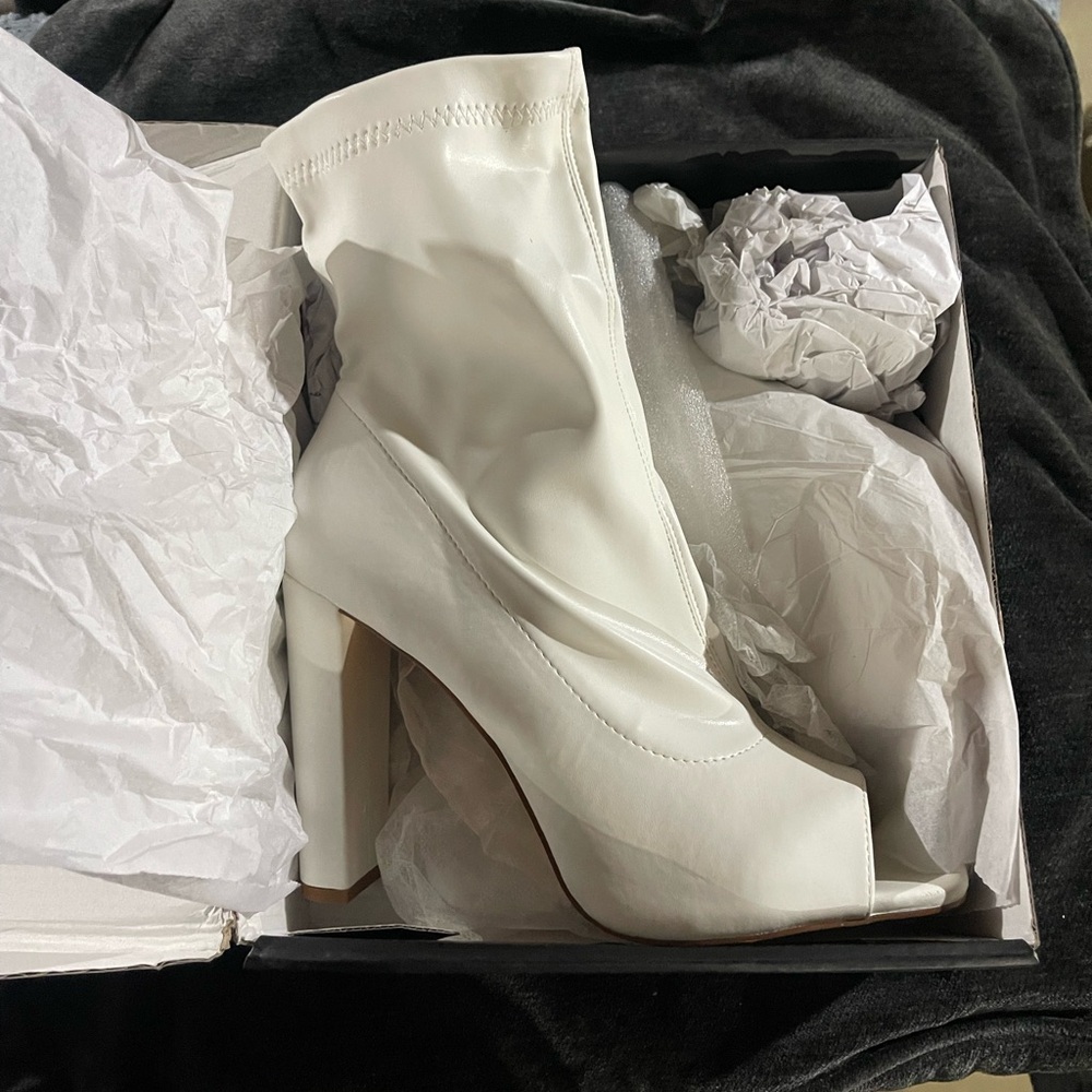 Fashion Nova Chic White Heeled Boots